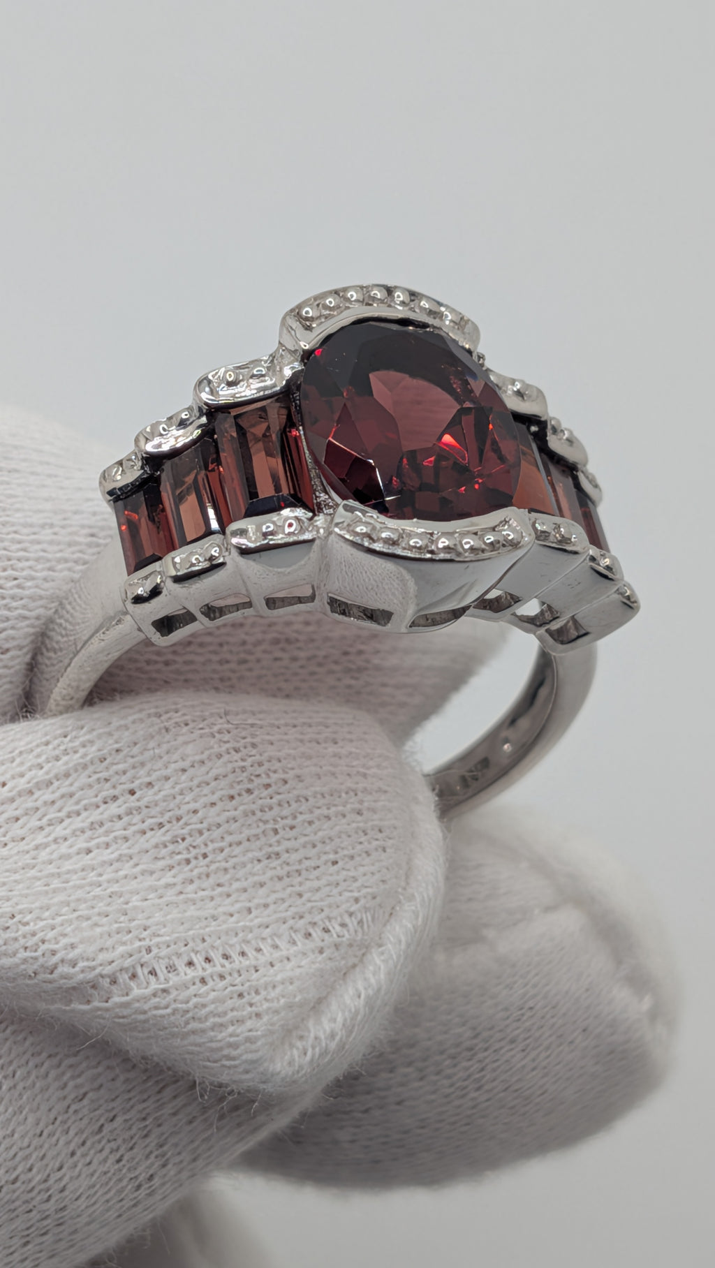 Sterling Silver Oval Garnet and Baguette Garnet Size 9