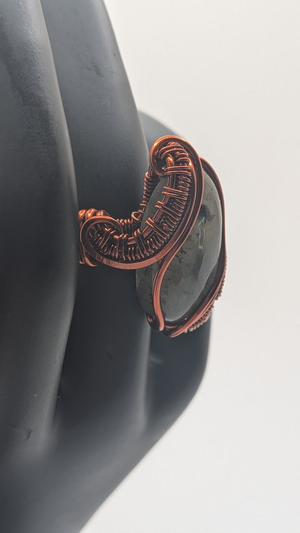 Wu-Sah Designs – Labradorite Copper Ring