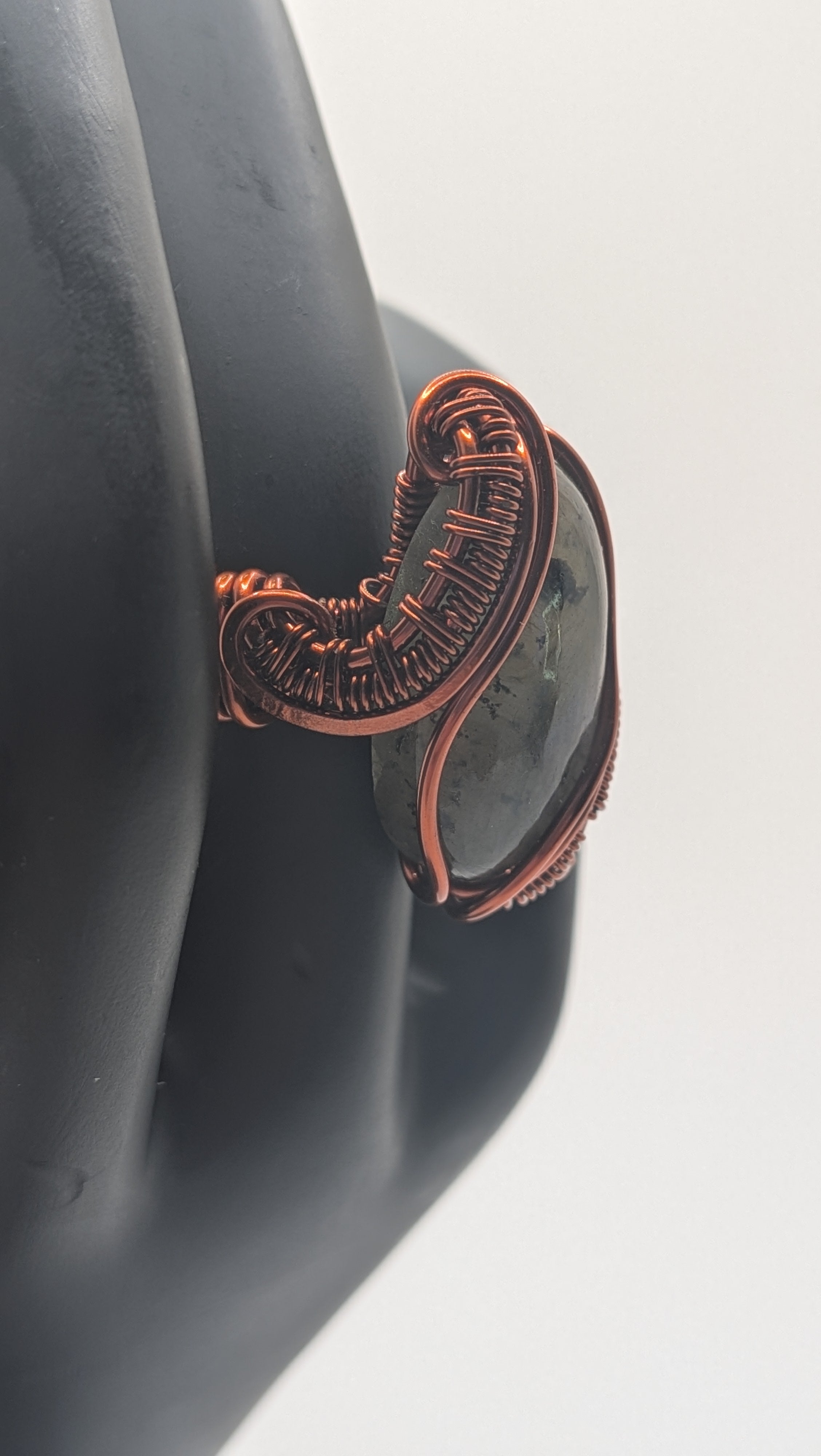 Wu-Sah Designs – Labradorite Copper Ring