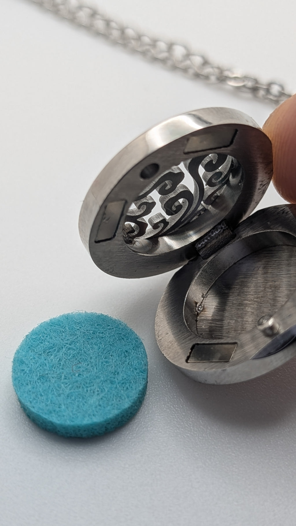 Kulli Steel Perfume Necklace