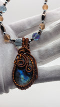 WuSah Labradorite Pendant and Moonstone