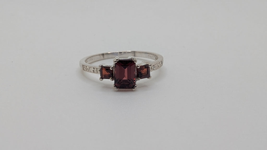 Sterling Silver Three Stone Emerald and Square Garnet Size 8