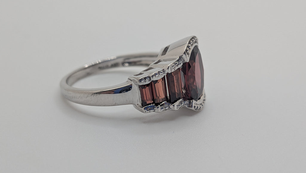 Sterling Silver Oval Garnet and Baguette Garnet Size 9