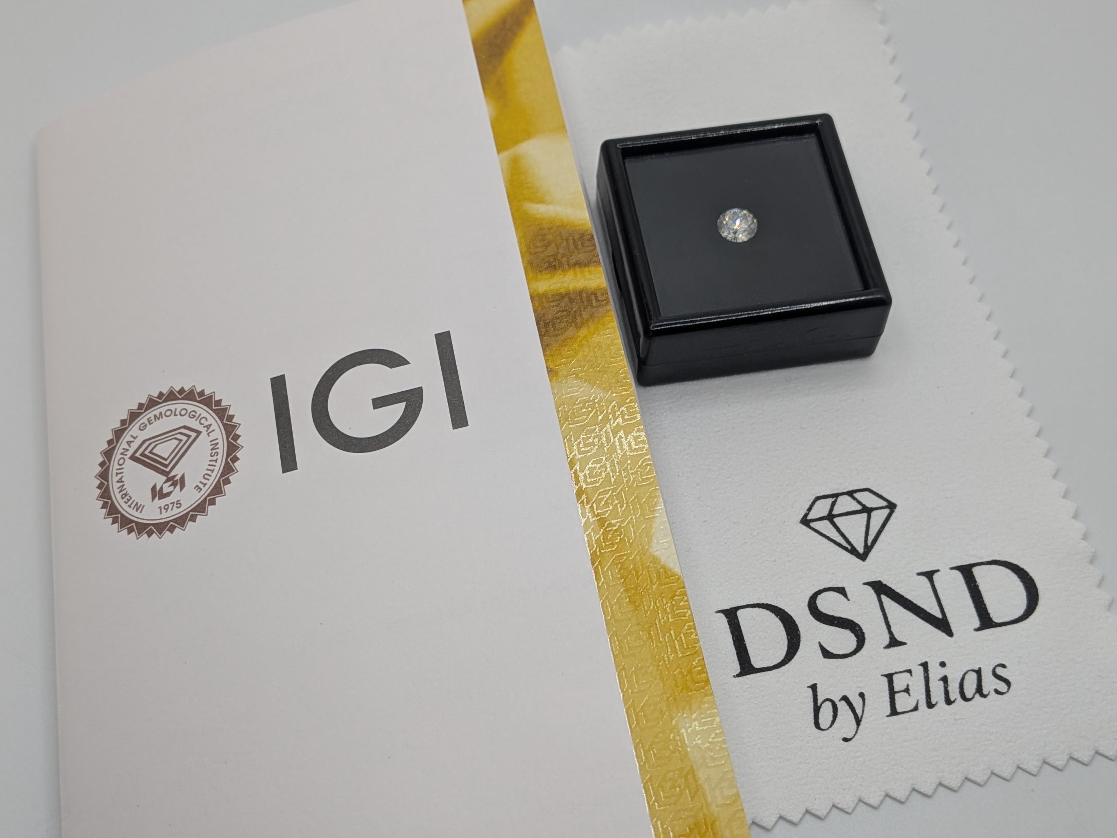 1.11 carat lab grown diamond D VS1 EXCELLENT POLISH EXCELLENT SYMMETRY igi 7165