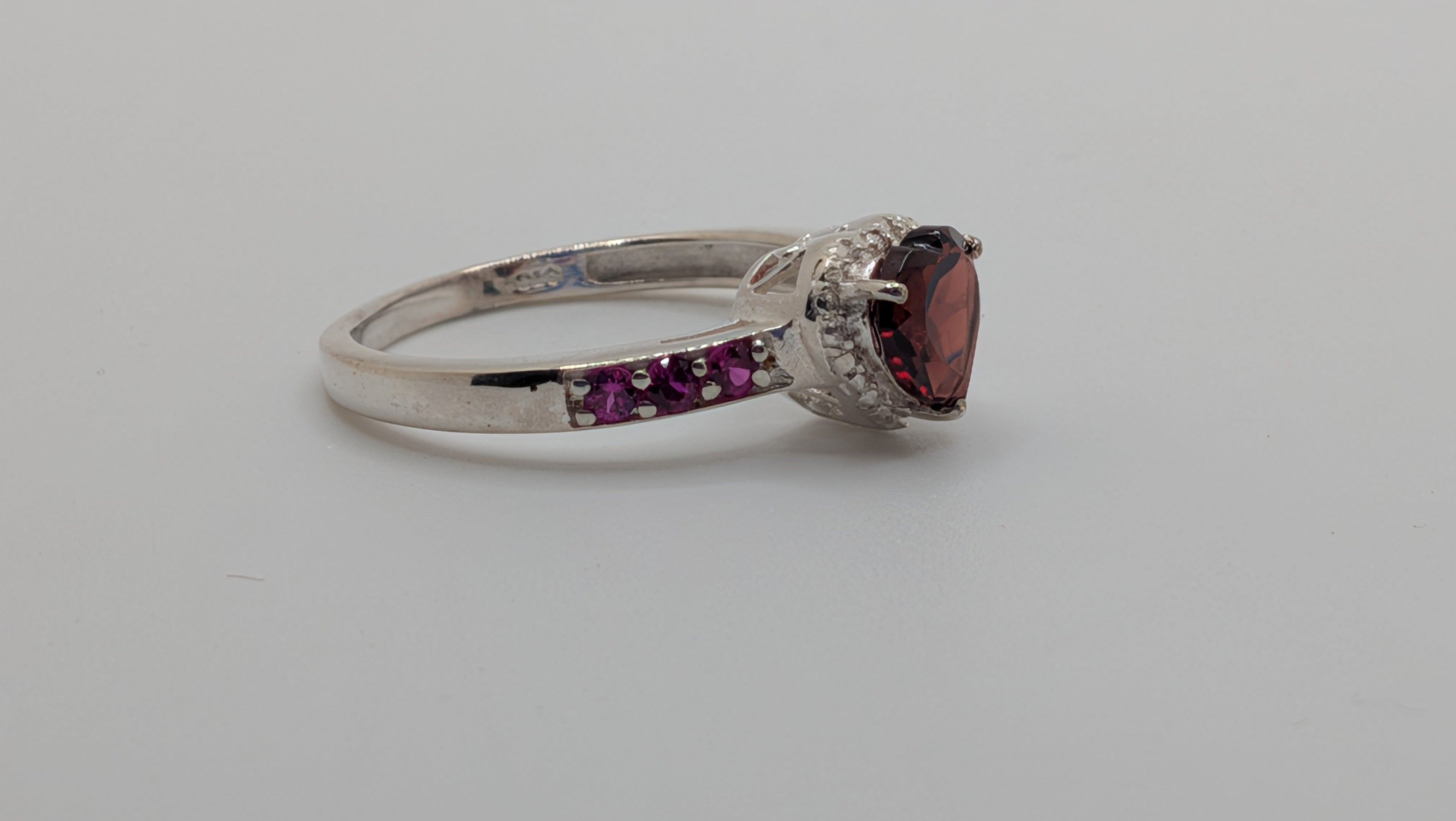 Sterling Silver Heart Garnet & Synthetic Rubies Size 8.75