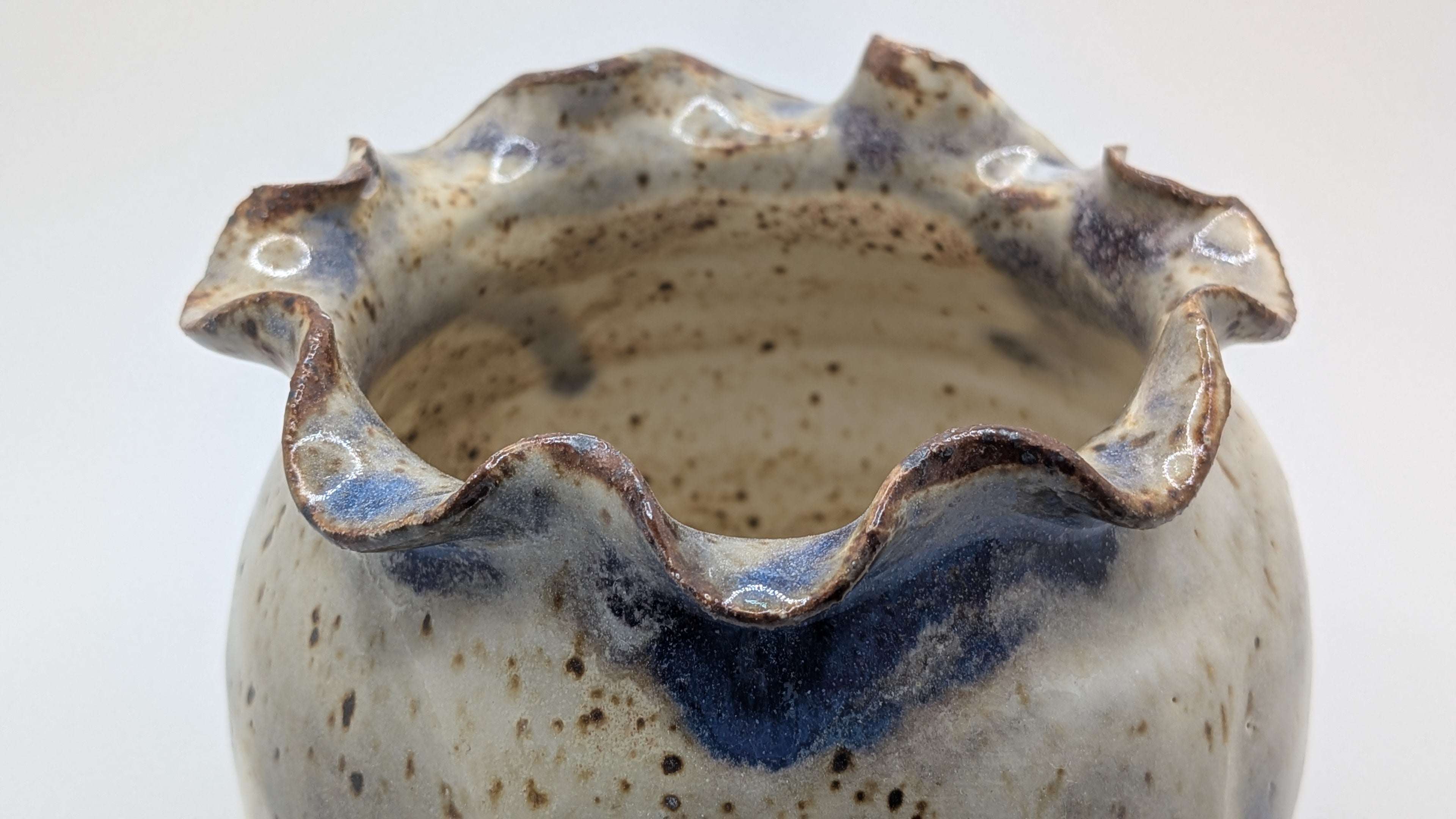 Ceramic ruffle Vessel