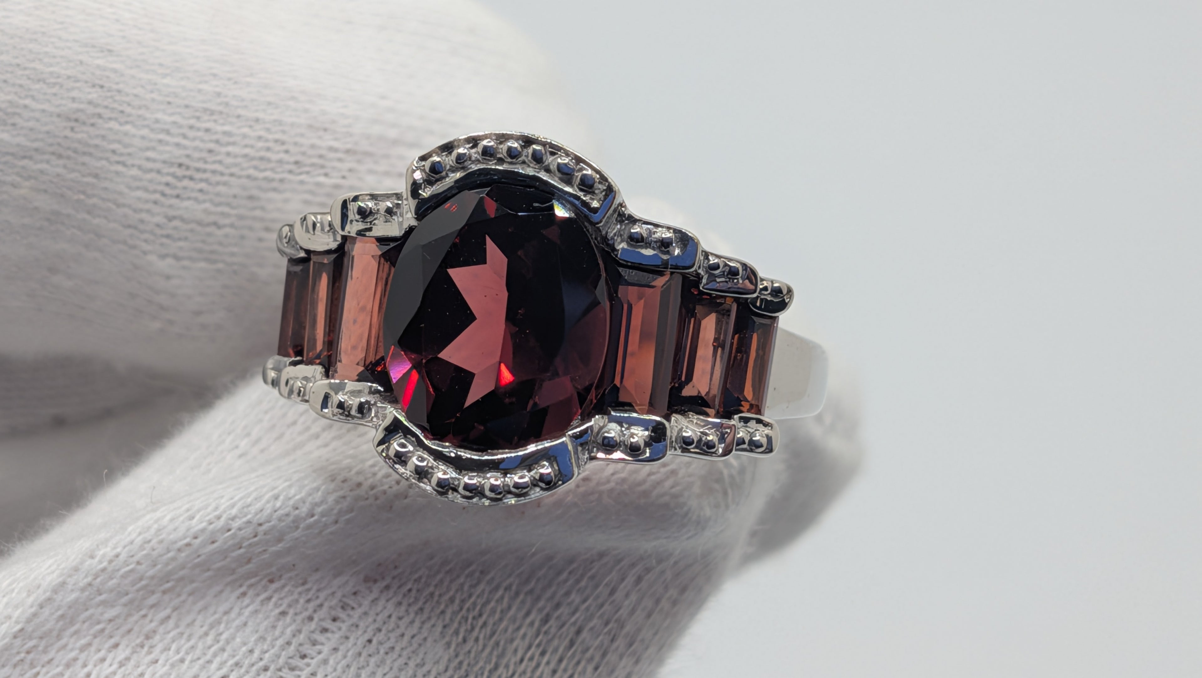 Sterling Silver Oval Garnet and Baguette Garnet Size 9