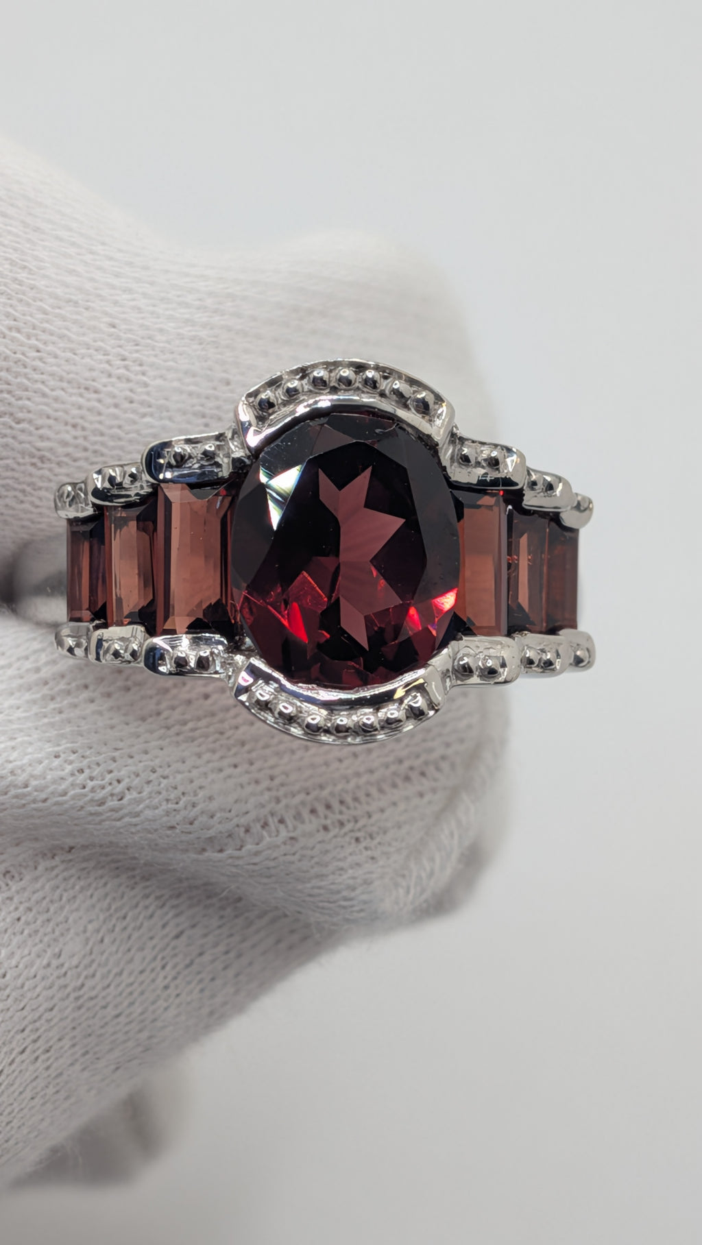 Sterling Silver Oval Garnet and Baguette Garnet Size 9