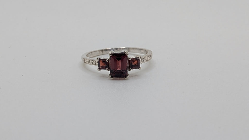 Sterling Silver Three Stone Emerald and Square Garnet Size 8